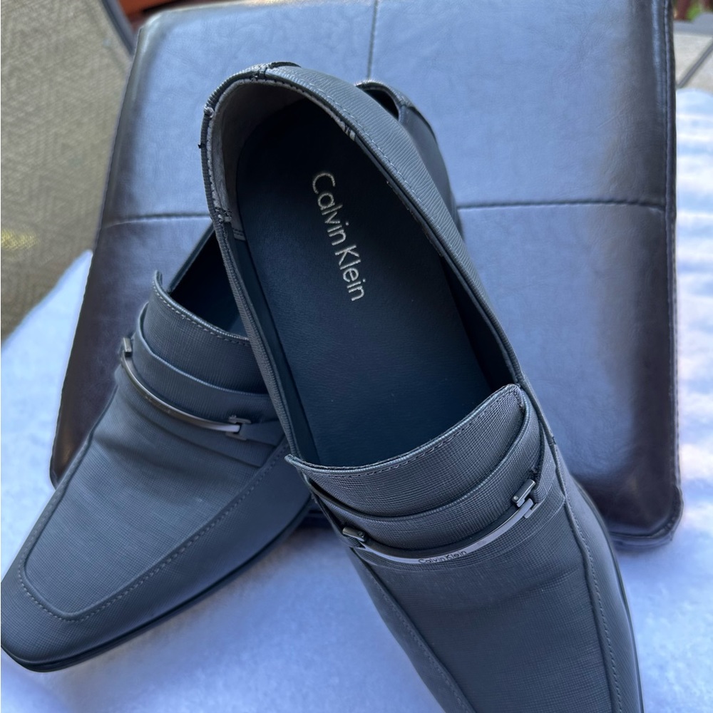 Calvin Klein Men’s Bowery Gray Leather Dress Loafers Size 10 Gently Worn Once